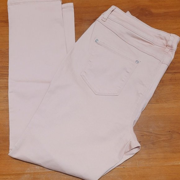 PLUS SIZE BLUSH SKINNY JEANS - Picture 6 of 9